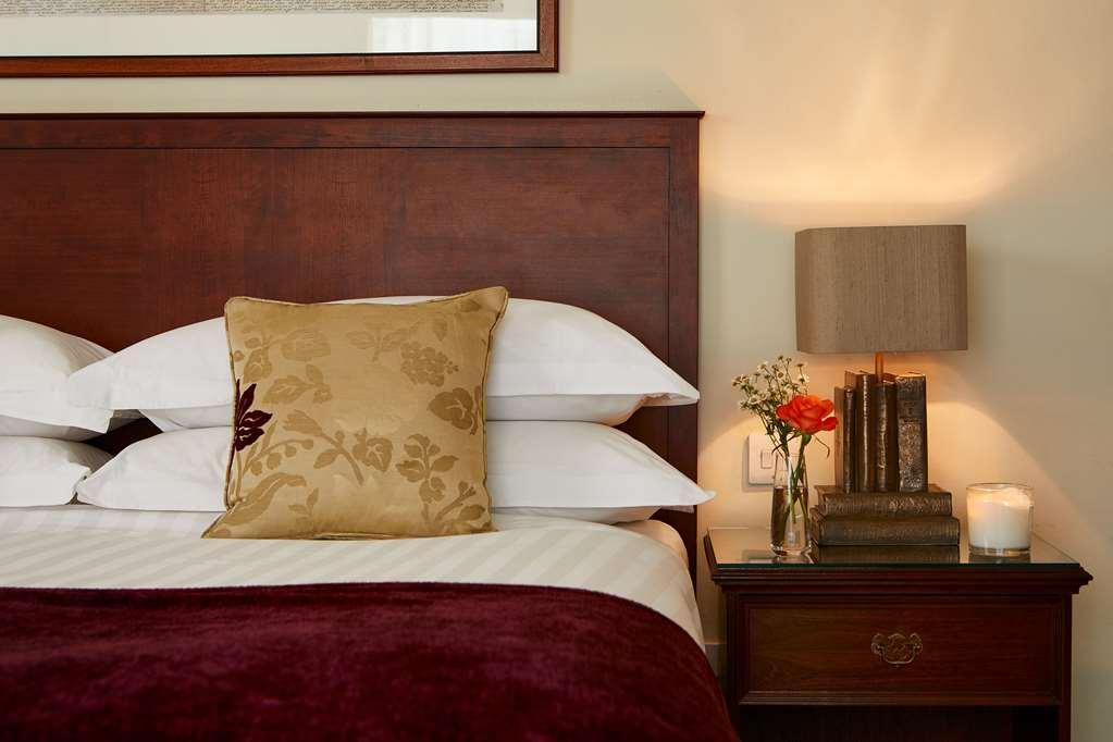 Macdonald Houstoun House Hotel